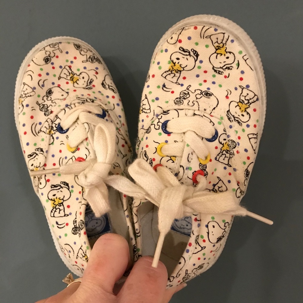 Toddler Snoopy lace up tennis shoes Peanuts 7/7.5
